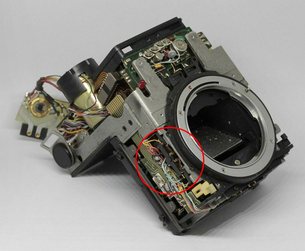 Name:  Rolleiflex SL 2000 F intern c.jpg
Hits: 162
Gre:  159,5 KB
