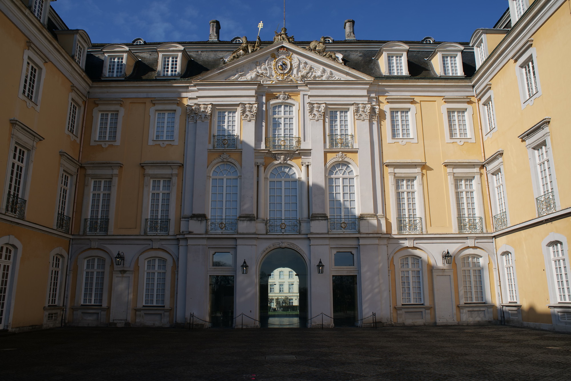 Name:  Innenhof Schloss.JPG
Hits: 66
Gre:  1,44 MB