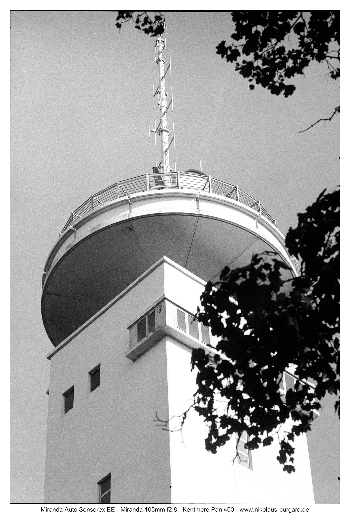 Name:  500kb_2025-09-08 Miranda Sensorex EE - 105mm f2.8 - Kentmere 400 - Gasmaschinenzenz+Schwarzenbe .jpg
Hits: 96
Gre:  496,3 KB