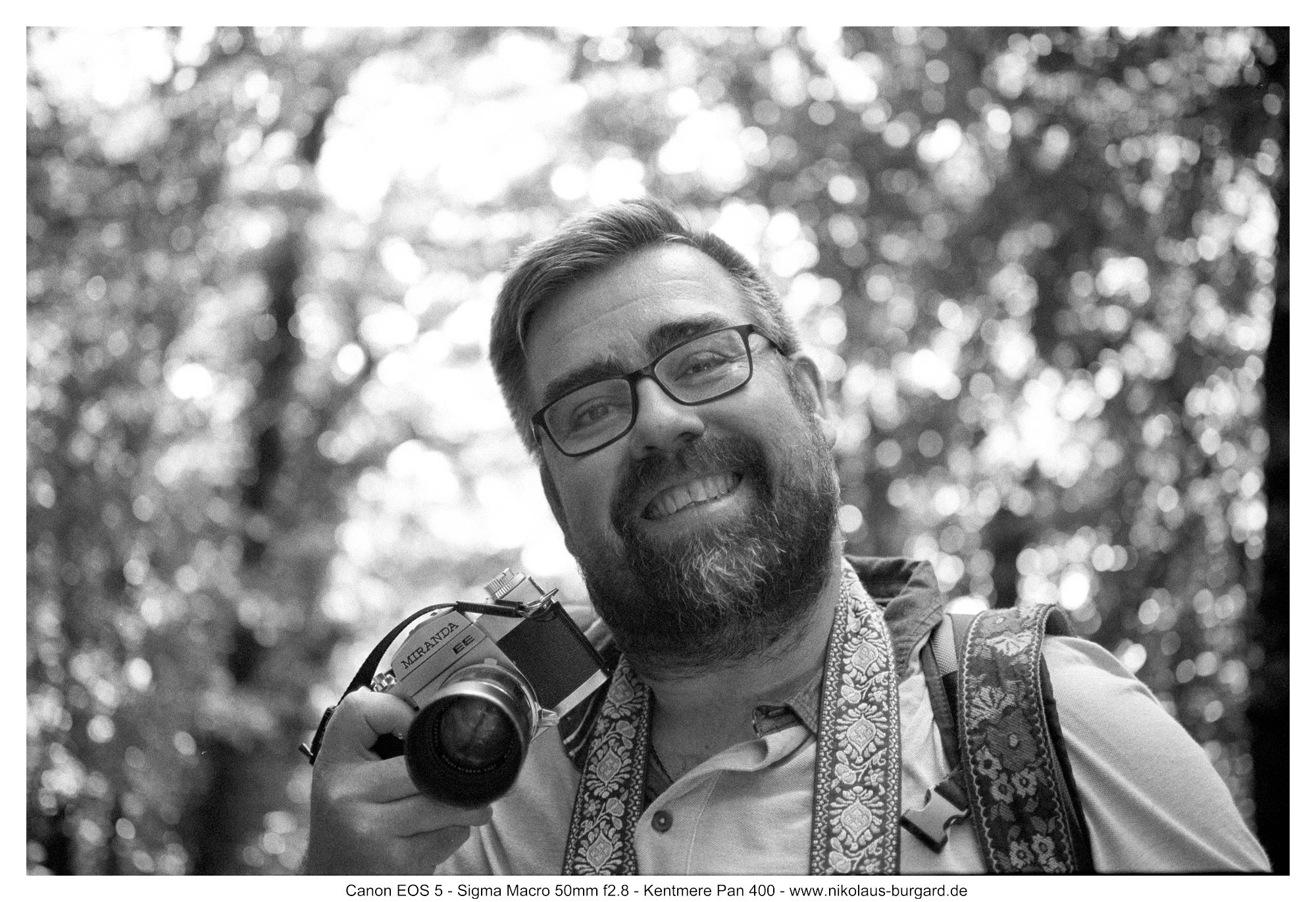 Name:  500kb_2025-09-08 AS Canon EOS 5 - Sigma Macro 50 2.8 - Kentmere 400 - Schwarzenbergturm 22.jpg
Hits: 96
Gre:  496,9 KB