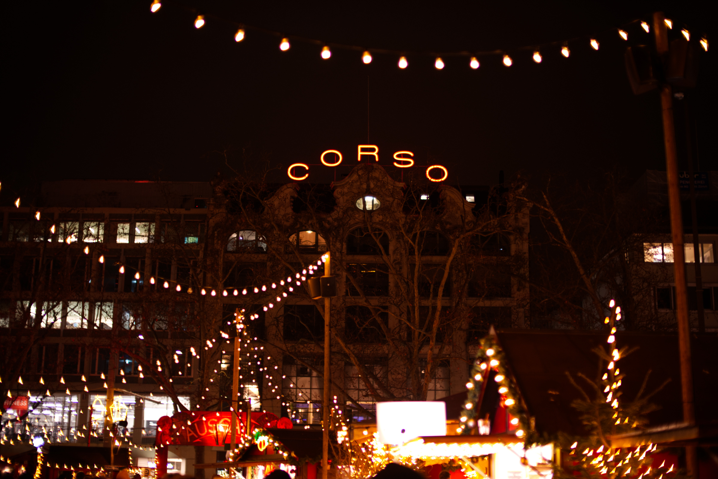 Name:  Weihnachtsmarkt Z�rich 04 mit Zhong Yi Mitakon 50mm 0.95 Dark Knight.jpg
Hits: 51
Gr��e:  1,12 MB