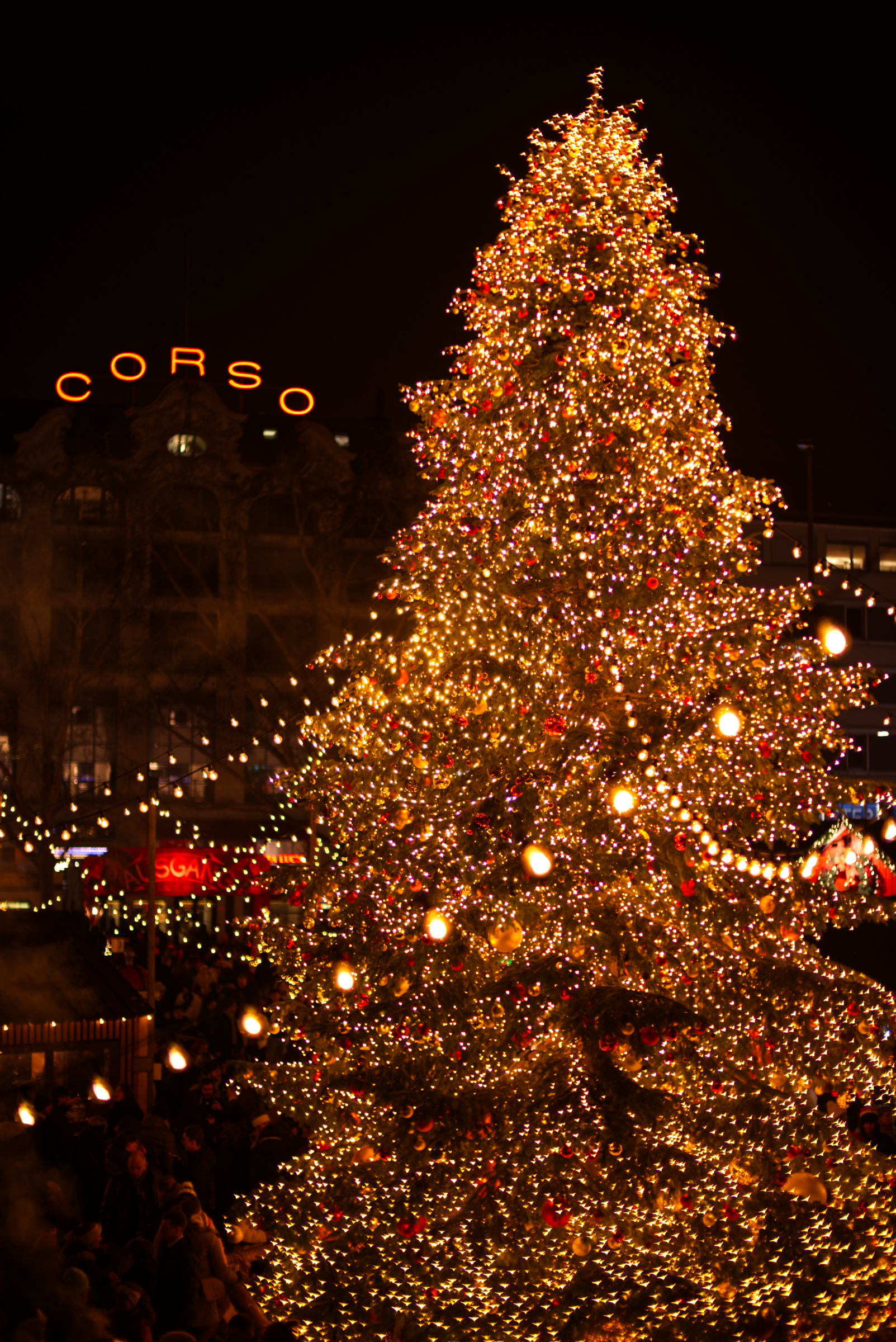 Name:  Weihnachtsmarkt Z�rich 05 mit Zhong Yi Mitakon 50mm 0.95 Dark Knight.jpg
Hits: 52
Gr��e:  2,05 MB