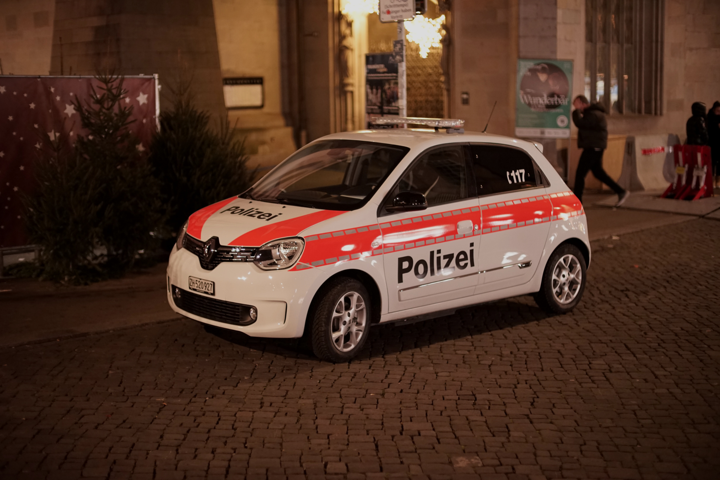 Name:  Weihnachtsmarkt Z�rich 13 mit Zhong Yi Mitakon 50mm 0.95 Dark Knight.jpg
Hits: 50
Gr��e:  883,7 KB