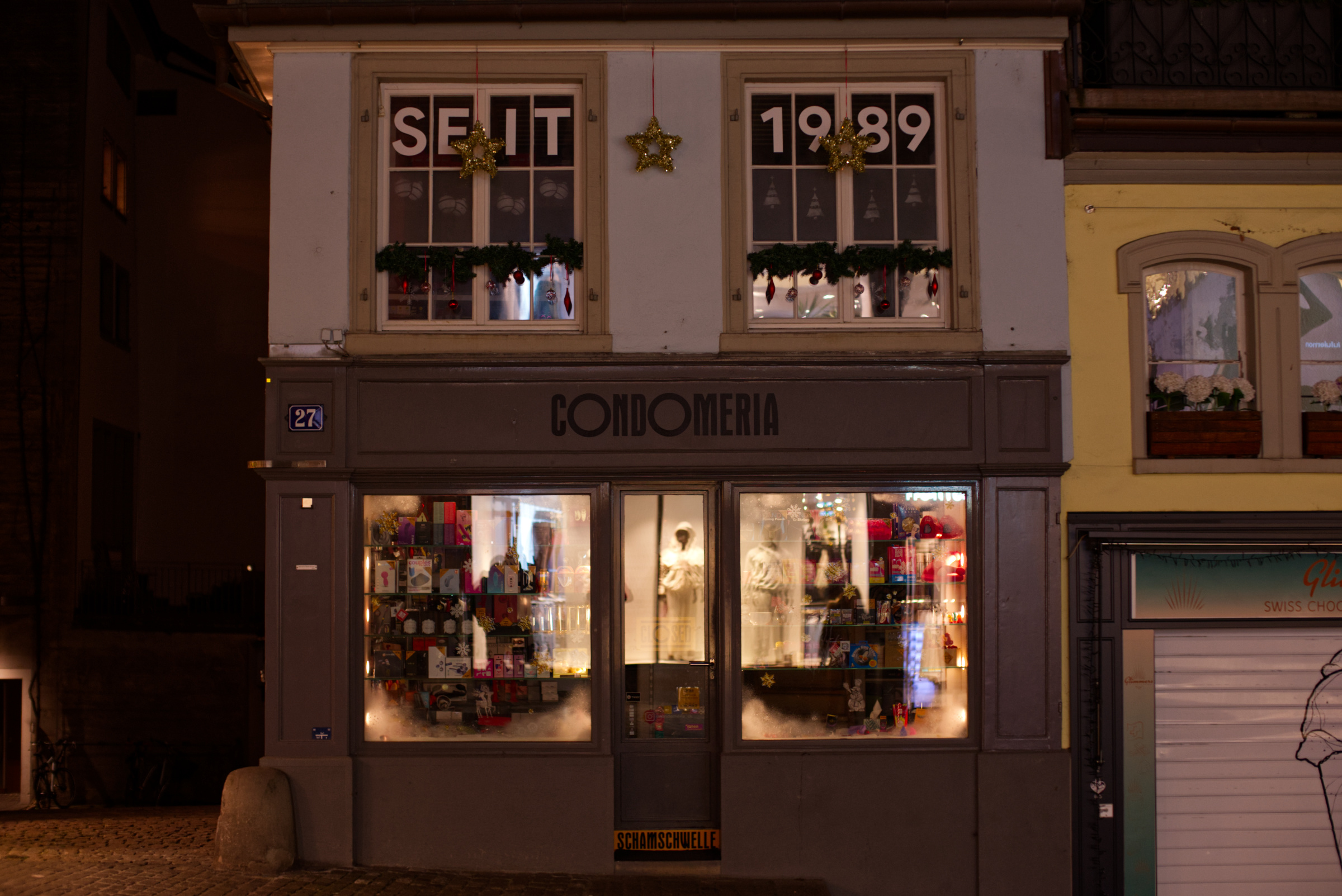 Name:  Weihnachtsmarkt Z�rich 15 mit Zhong Yi Mitakon 50mm 0.95 Dark Knight.jpg
Hits: 51
Gr��e:  1,01 MB