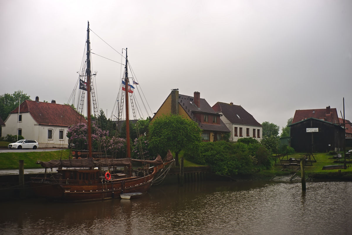 Name:  DSC01285darktable2_0gimp.jpg
Hits: 354
Gre:  181,8 KB