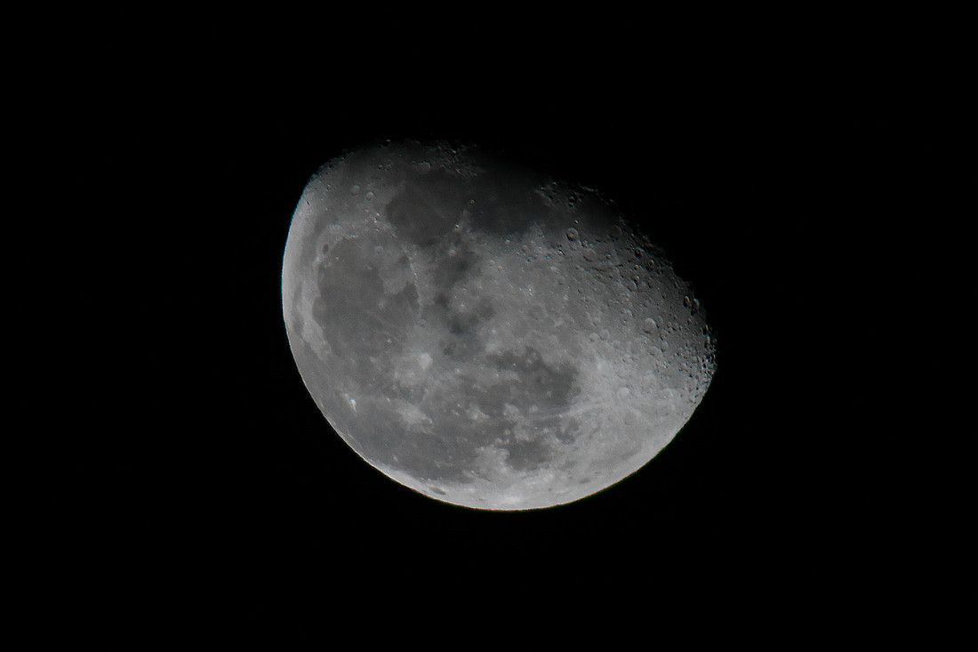 Name:  Mond_3.jpg
Hits: 415
Gre:  99,1 KB