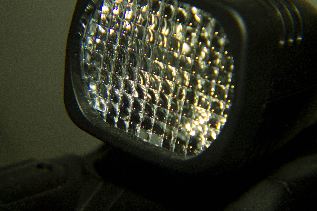 Name:  macro_f16.jpg
Hits: 283
Gre:  179,4 KB
