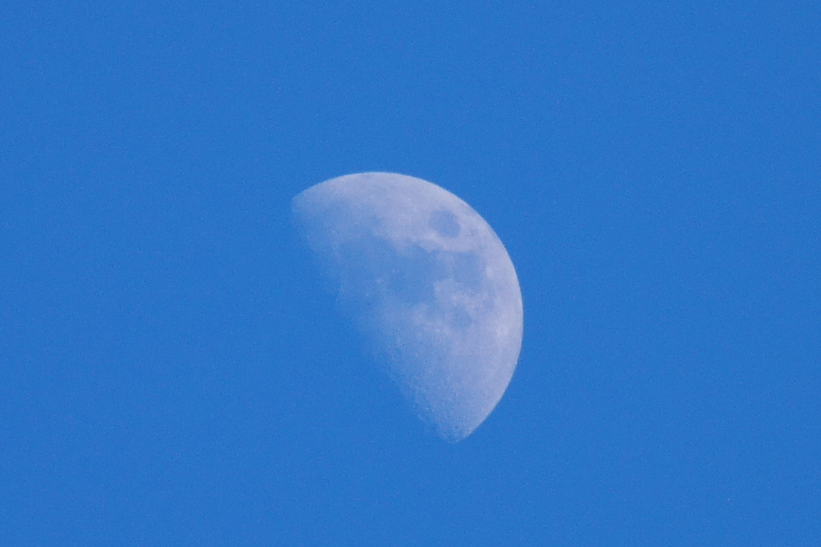 Name:  Mond_Pentax.jpg
Hits: 1235
Gre:  182,3 KB