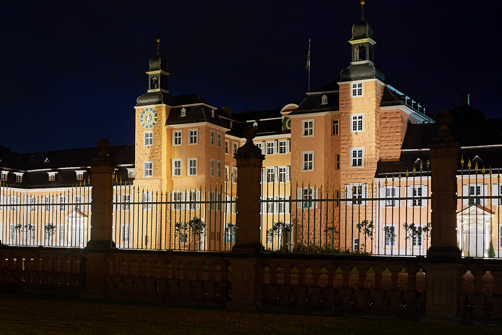 Name:  Schwetzingen Zeiss Distagon CY 35mmDSC04908 06-2016 FC.jpg
Hits: 2821
Gre:  288,2 KB