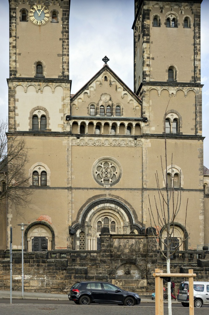 Name:  0004983_OLYMPUS OM  SHIFT  KIRCHE.jpg
Hits: 413
Gre:  316,1 KB