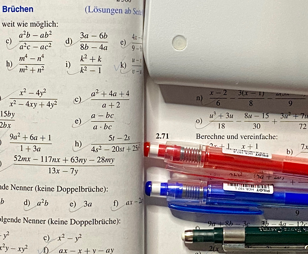 Name: M.jpg
Hits: 296
Größe: 276,8 KB