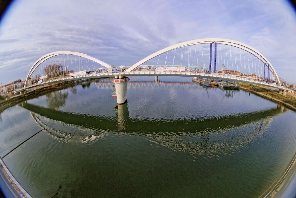 Name: IMG_7530.jpg
Hits: 382
Größe: 103,9 KB