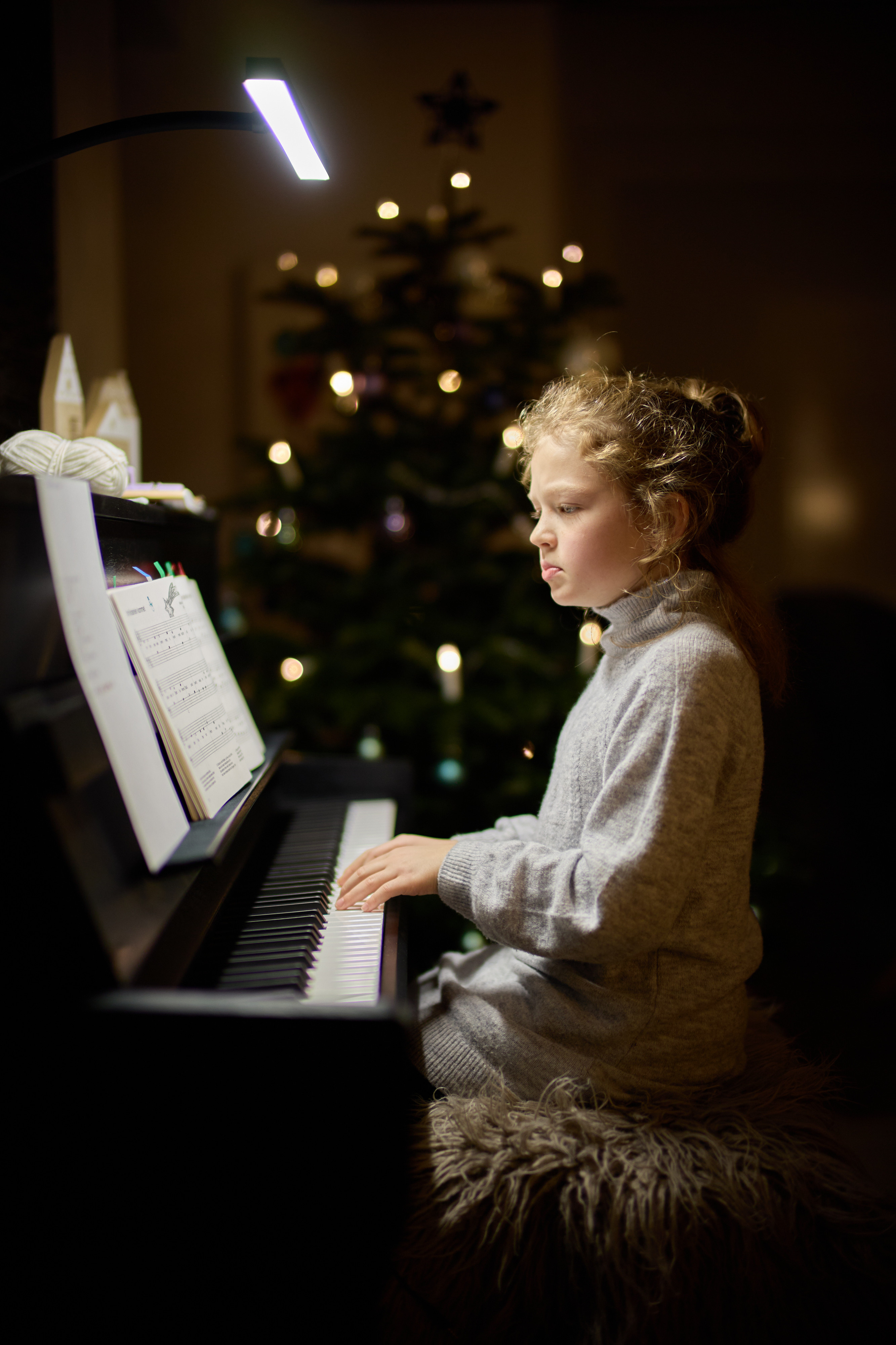 Name:  Weihnachten 2023 - Klavier  - 771_Dez. 24 2023.jpg
Hits: 217
Größe:  1,27 MB