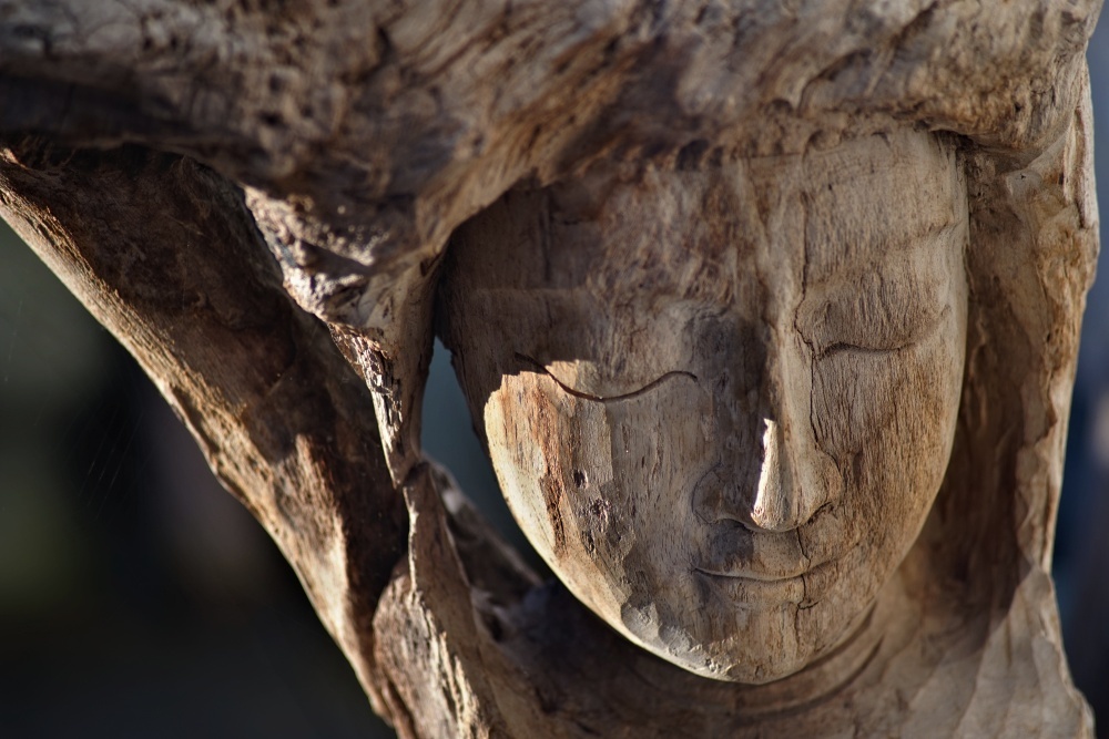 Asiatische Holzskulptur