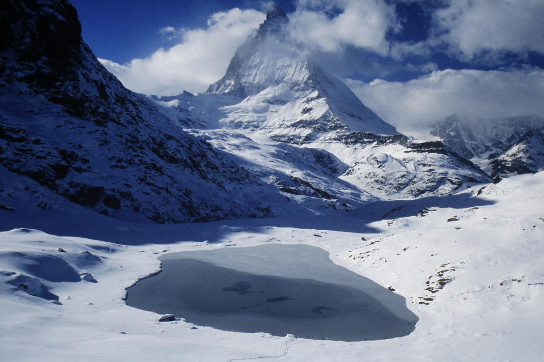 Berg in Wolken