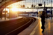 Bahnsteig in der Abendsonne