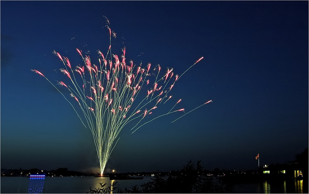 Feuerwerk ber der Auenalster