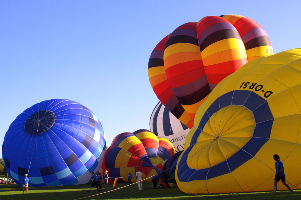 Viele, viele bunte (Heiss-) Luftballons