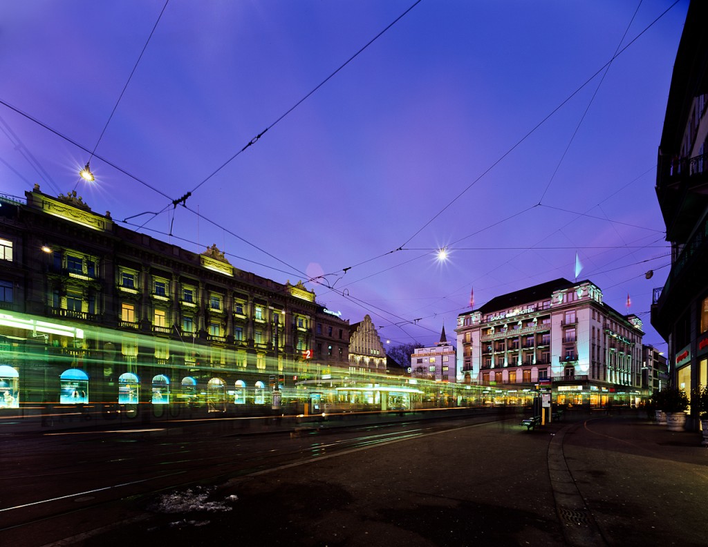 Unterwegs mit der Sinar in Zrich (Paradeplatz)