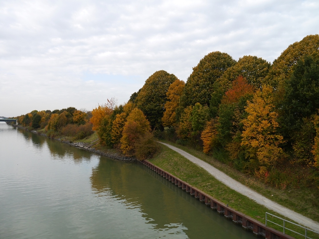 Herbst am Kanal