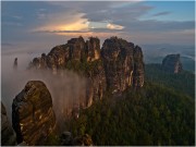 Sonnenaufgang im Elbsandstein